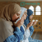 Ilustrasi Muslimah Berdoa (Foto: pexels.com/Thirdman)