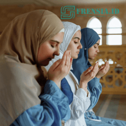 Ilustrasi Muslimah Berdoa (Foto: pexels.com/Thirdman)