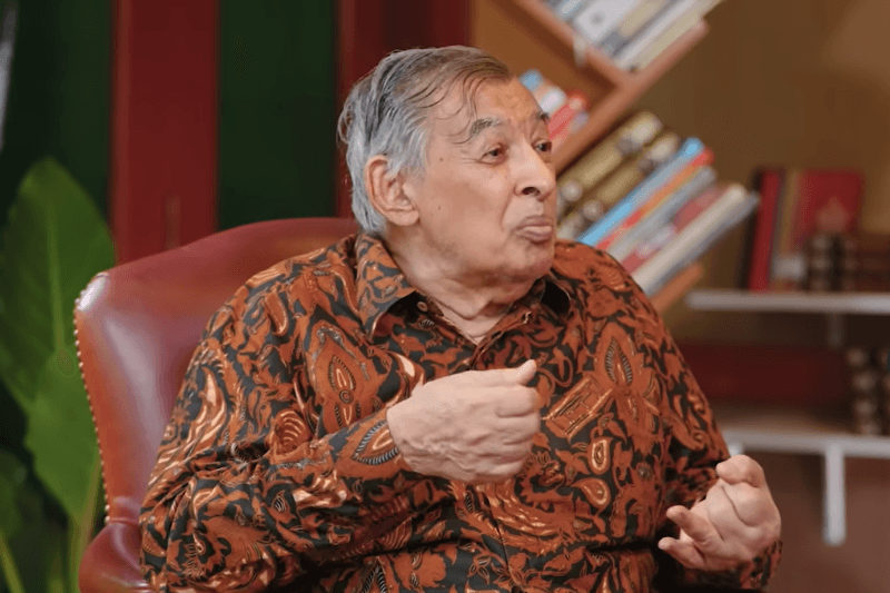 Quraish Shihab saat menghadiri suatu Podcast (Foto: Tangkapan Layar Youtube @Gita Wirjawan