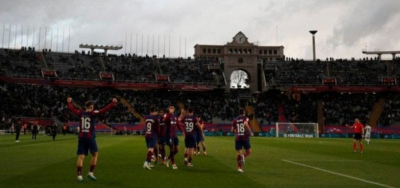 Selebrasi Pemain Barcelona saat mencetak gol terakhir ke Gawang Getafe (24/2) Foto: Reuters/Albert Gea