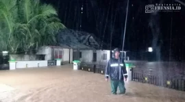 Gambar Padang Sumatera Barat Terendam Banjir, Akibat Hujan Deras Luapan Air Melebihi 1 Meter HIngga Sulut Polisi Siagakan Ratusan Personel Siap Turun Tangan (Sumber: BNPB)