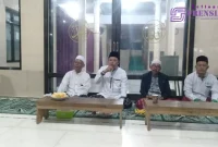 Rektor UIN KHAS Jember (tengah) saat Mengisi Tausiyah pada Lailatul Ijtima' Pembuka di MWCNU Jenggawah (Sumber: Istimewa)