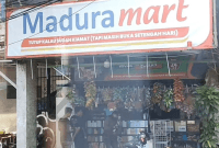 Madura Mart - Warung Kelontong Khas Madura - Buka 24/7, Hari kiamat buka setengah hari.