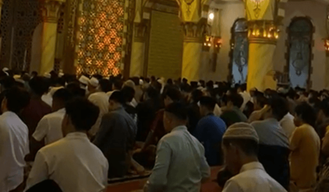 Potret Kegiatan Berburu Lailatul Qadar di Masjid Roudhotul Muchlisin (Sumber: Istimewa)