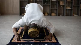 Ilustrasi Muslim Sholat (Pexels)
