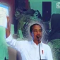 Gambar Banyak Sengketa Tanah, Jokowi Terbitkan 10 Ribu Sertifikat Tanah Untuk Masyarakat Banyuwangi (Sumber: Media X @Jokowi)