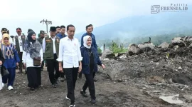 Gambar Jokowi Dibarengi Sang Istri Tinjau Lokasi Banjir dan Longsor di Agam (Sumber: Media x Jokowi)