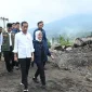 Gambar Jokowi Dibarengi Sang Istri Tinjau Lokasi Banjir dan Longsor di Agam (Sumber: Media x Jokowi)
