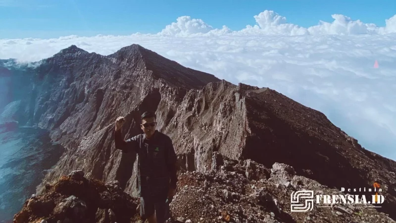 Gambar Mendaki Puncak Tertinggi Gunung Raung, Jalur Ekonomis! (Sumber: Istimewa, Aam's Photo)