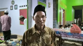 Potret Pak Pur/ Pak Saeri Usai Tasyakkuran Keberangkatan Haji (16/5) Sumber: Istimewa