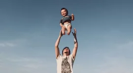Ilustrasi Kedekatan Ayah dengan Anak (Sumber: Pexels/ punchbrandstock)