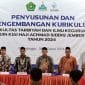 Pembukaan acara Penyusunan dan Pengembangan Kurikulum Berbasis OBE FTIK UIN KHAS Jember