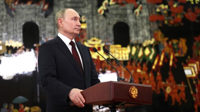 Ilustrasi gambar Vladimir Putin saat menjawab pertanyaan media Rusia usai kunjungan kenegaraan ke Vietnam, sumber media X 