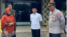 Olah TKP tempat kejadian penembakan rumah relawan Siap Cak Lumajang - Samsi Ridwan/Frensia.id