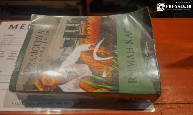 Gambar Ada 3 Diskriminasi Pada Novel Pramoedya Ananta Toer, “Rumah Kaca” (Ilustrasi: Istimewa/Mashur Imam)