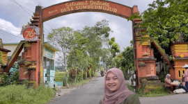 Foto Gapura Masuk Desa Sumbermujur - Kanal YouTube KKN UPNVJT 127 (2022)