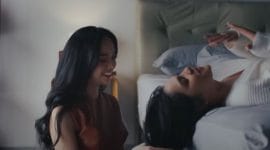 foto lyodra dan davina karamoy dalam clip lagu terlalu cinta (Sumber: hasil tangkapan layar clip lagu terlalu cinta)