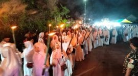 pawai obor dan sholawat keliling desa Mundurejo 