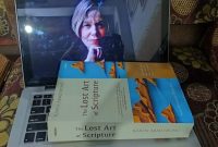 Buku The Lost Art of Scripture karya Karen Amstrong - Foto Istimewa (Sam Ridwan/Frensia.id)