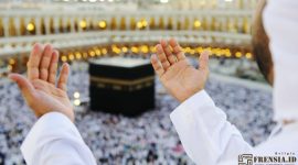 Gambar xHaji merupakan rukun Islam yang harus dikerjakan jika sudah mampu. Ternyata ritualitasnya dianggap oleh akademisi sebagai ikatan teologis (Sumber: Canva)