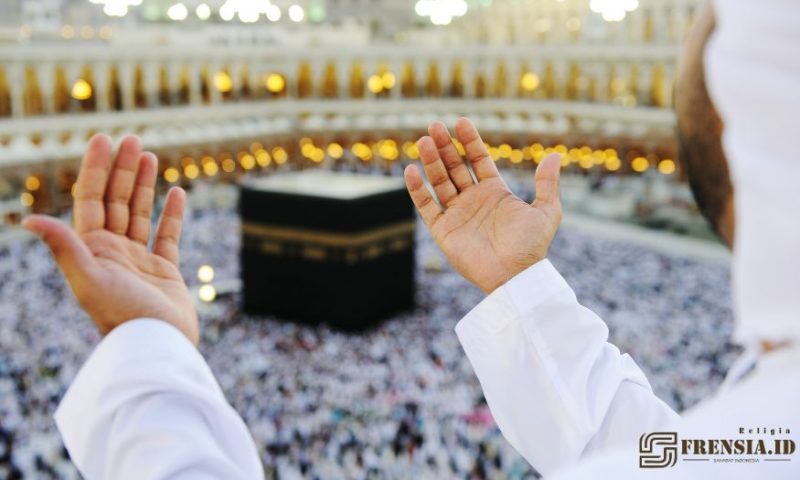 Gambar xHaji merupakan rukun Islam yang harus dikerjakan jika sudah mampu. Ternyata ritualitasnya dianggap oleh akademisi sebagai ikatan teologis (Sumber: Canva)