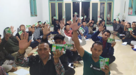 Jamaah Gus Rifqy Pengasuh PP Miftahul Ulum Lumajang respon Isu Pemecatan Ghufron Sirodj oleh DPP PKB - Foto Istimewa (Sam Ridwan - Frensia.id)