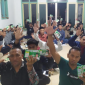 Jamaah Gus Rifqy Pengasuh PP Miftahul Ulum Lumajang respon Isu Pemecatan Ghufron Sirodj oleh DPP PKB - Foto Istimewa (Sam Ridwan - Frensia.id)