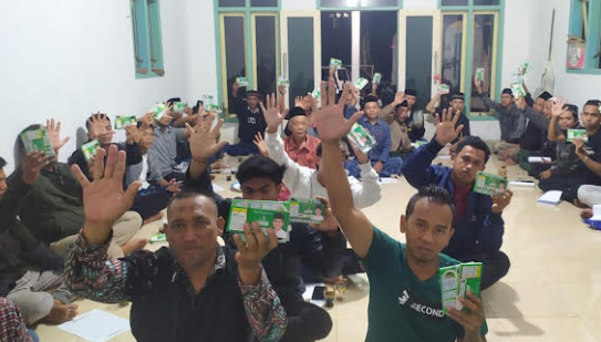 Jamaah Gus Rifqy Pengasuh PP Miftahul Ulum Lumajang respon Isu Pemecatan Ghufron Sirodj oleh DPP PKB - Foto Istimewa (Sam Ridwan - Frensia.id)