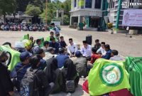 Gambar Peduli! Didemo Puluhan Mahasiswa, Dekanat FTIK UIN KHAS Siap Tindak Lanjuti (Sumber: Istimewa)