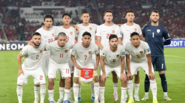 Timnas Indonesia berfoto sebelum melawan Australia dalam pertandingan putaran ketiga Kualifikasi Piala Dunia 2026 Zona Asia di Stadion Utama Gelora Bung Karno, Senayan, Jakarta, Selasa (10/9/2024). (Sumber: ANTARA FOTO/Hafidz Mubarak A/sgd/tom/am)