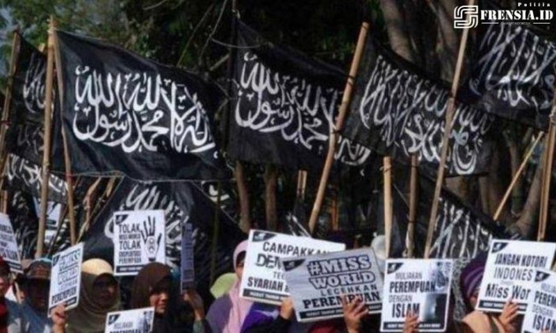 Gambar Survey Membuktikan: Walau Bubar, Ide HTI Ternyata Masih Hidup (sumber: Tribuns Foto)