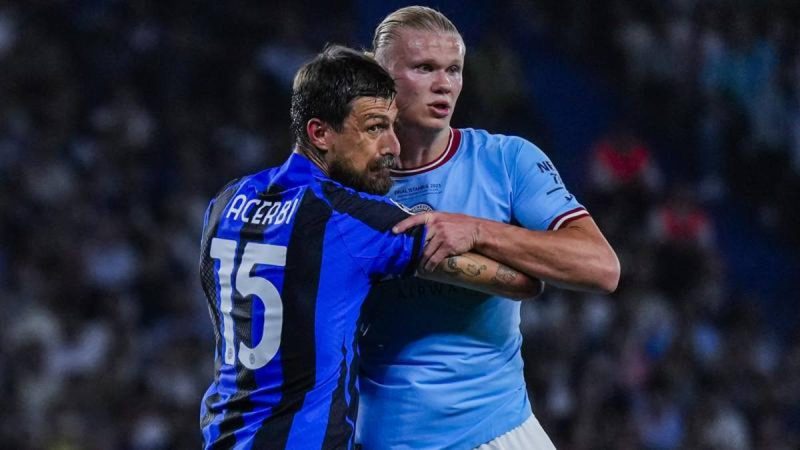 Manchester City vs Inter Milan: Erling Haaland Dibuat Mati Kutu oleh Francesco Acerbi (Sumber foto: gazzetta.it)