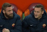 Totti Peringatkan Resiko Pemecatan, De Rossi: Saya Akan Usahakan Hak Saya Sebagai Pelatih AS Roma (Sumber foto: inilah.sulsel.com)