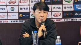 Imbang Melawan Bahrain, Shin Tae Young Tak Mau Salaman dengan Panitia Pertandingan (Sumber foto: suara.com)