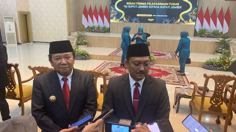 Serah Terima Jabatan: Kepemimpinan Pemkab Jember Dikembalikan ke Hendy-Firja'un Saat Tengah Malam (Sumber foto: Sigit Frensia.Id)