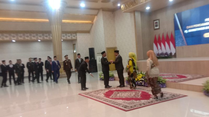 Hindari Kekosongan Jabatan, Arif Tjahoyono Dilantik sebagai Pelaksana Harian Sekda Kabupaten Jember

(Sumber foto: frensia.id/Gita Pamuji)