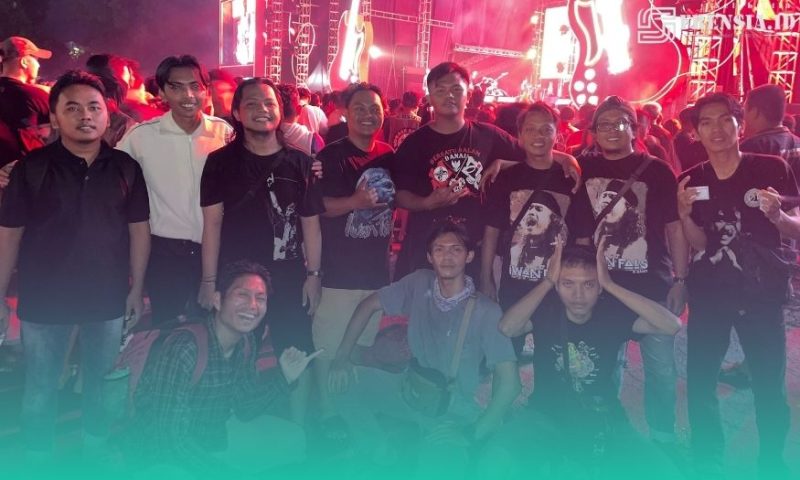 Gambar Komunitas Penggemar Iwan Fals Mata Dewa Jember Dalam  Konser Iwan Fals di Jember, 30/11/2024