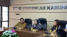 Sidak Dispendik, Komisi D DPRD Jember Pertanyakan Soal Guru Tanpa Gaji selama 10 Bulan (Sumber foto: Sigit/Frensia.Id)