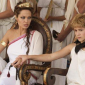 Ilustrasi Alexander bersama ibunya, Olympias (Film Alexander 2004)