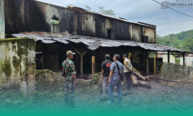 Gambar Gudang Tungku Pengasapan Karet di Tanggul Jember Terbakar, Kerugian Ditaksir Puluhan Juta (Sumber: Istimewa)