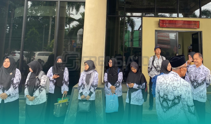 Para Guru di Jember Geruduk DPRD (Sumber: Istimewa)
