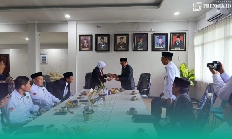 Gambar Melalui Program LPPD, Khofifah Berharap Jatim Jadi Gerbang Nusantara, Prof Hepni: Bisa Memberikan Solusi Nyata (Sumber: Istimewa)