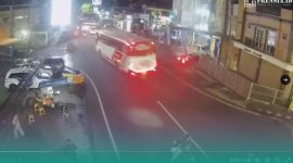 Gambar Pray For Batu: Bus Pariwisata Tabrak Sejumlah Pengendara, 4 Tewas (Sumber: Cupture Layar Medsos)