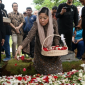 Menkomdigi, Meutya Hafid Saat Menghadiri Pemakaman Ketua Pertama Dewan Pers, Atmakusumah Asraatmadja, Jumat, 3 Januari 2025 (Sumber: komdigi.go.id)