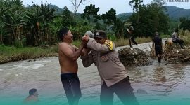 Gambar Solid! MUSPIKA Bahu-Membahu Dengan Warga, Bangun Jembatan Silo-Tempurejo (Sumber: Istimewa)
