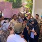 Perjuangkan Nasib Masyarakat Miskin, Warga Jember Demo Dinas Kesehatan (Sumber foto: Sigit/Frensia.Id)