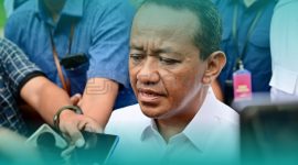 Menteri Energi dan Sumber Daya Mineral (ESDM) Bahlil Lahadalia memberikan keterangan pers kepada awak media usai pertemuan di Istana Kepresidenan, Jakarta, pada Selasa, 4 Februari 2025. (Sumber: BPMI Setpres/Rusman)