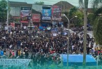 Mahasiswa Jember Geruduk Kantor DPRD Jember, Tolak Hasil Revisi UU Minerba, Efisiensi Anggaran dan Batubara (Sumber: Istimewa)