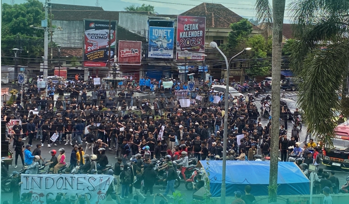 Mahasiswa Jember Geruduk Kantor DPRD Jember, Tolak Hasil Revisi UU Minerba, Efisiensi Anggaran dan Batubara (Sumber: Istimewa)