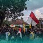 Masyarakat Jember Demo Minta Hentikan Aktivitas Produksi Dan Cabut Izin Semua Industri Tambak Udang di Pesisir Selatan (Sumber: frensia.id/ Gita Pamuji)